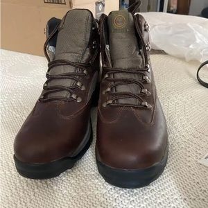 New Men’s 12 Wide Timberland Chocorua Trail 2 Goretex Hiking Boots